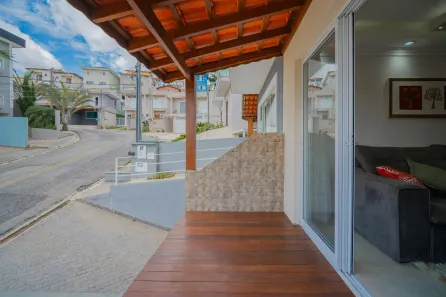 Casa de Condomínio com 3 Quartos à venda, 285m² no Jardim Rio das Pedras, Cotia