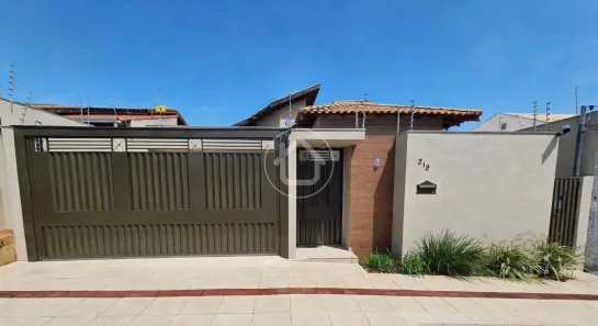Casa com 3 Quartos à venda, 180m² no Jardim Mansur, Campo Grande