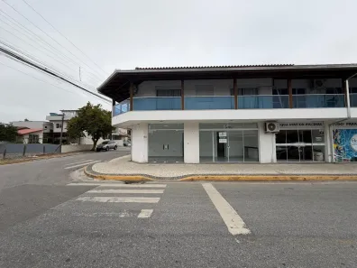 Sala Comercial para alugar, 80m² no Centro, Camboriú