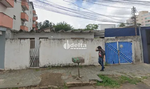 Lote/Terreno à venda, 450m² no Saraiva, Uberlândia