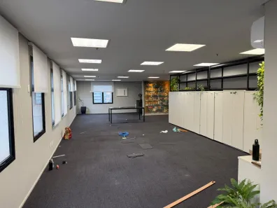 Ponto Comercial para alugar, 220m² no Liberdade, São Paulo