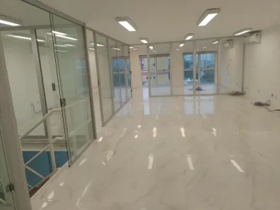Sala Comercial à venda, 220m² no Vila Tramontano, São Paulo