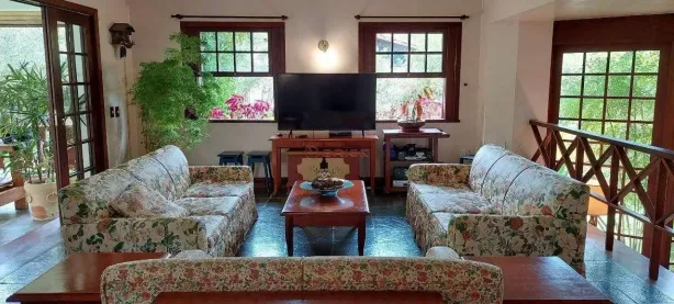 Casa com 5 Quartos à venda, 450m² no Albuquerque, Teresópolis