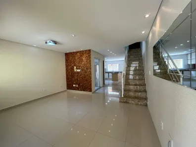 Sobrado com 2 Quartos para alugar, 182m² no Parque Jaçatuba, Santo André