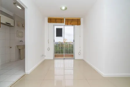 Apartamento com 2 Quartos para alugar, 52m² no Pinheirinho, Curitiba