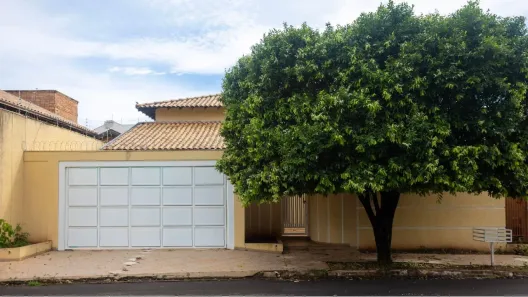Casa com 4 Quartos à venda, 218m² no Chácara Cachoeira, Campo Grande