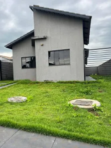 Casa com 3 Quartos à venda, 180m² no Jardim Ipanema, Trindade