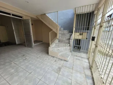 Sobrado com 2 Quartos à venda, 131m² no Jardim Haydee, Mauá