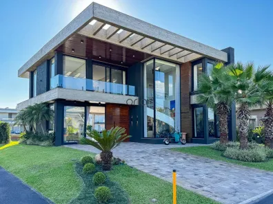 Casa de Condomínio com 5 Quartos à venda, 350m² no Cci, Xangri-lá