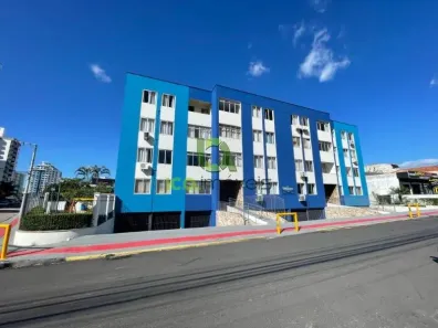 Apartamento com 2 Quartos para alugar, 58m² no Barreiros, São José