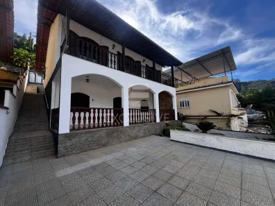 Casa com 3 Quartos para alugar, 400m² no Cônego, Nova Friburgo