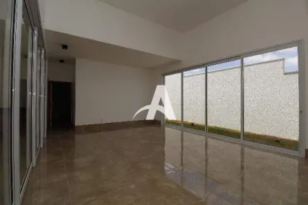 Casa de Condomínio com 3 Quartos para alugar, 230m² no Granja Marileusa, Uberlândia