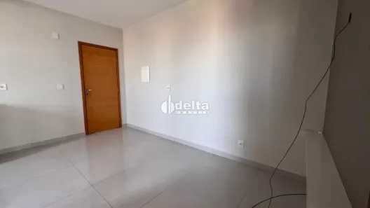 Apartamento com 2 Quartos para alugar, 60m² no Osvaldo Rezende, Uberlândia