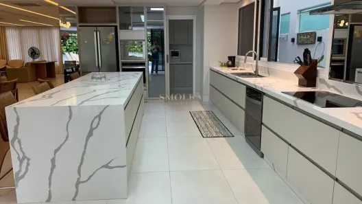 Casa de Condomínio com 5 Quartos à venda, 536m² no Jurerê, Florianópolis