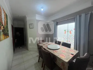 Casa com 3 Quartos à venda, 150m² no Planalto, Uberlândia