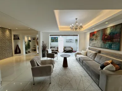 Casa com 4 Quartos à venda, 279m² no Centro, Santa Maria