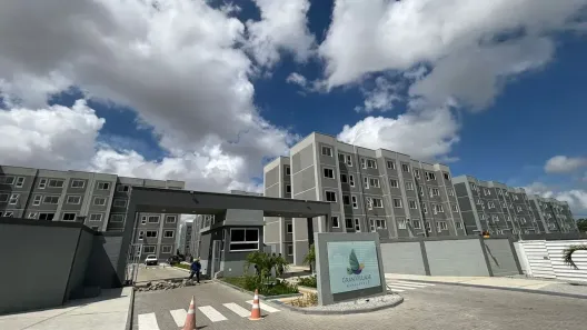 Apartamento com 2 Quartos para alugar, 41m² no Pajuçara, Maracanaú