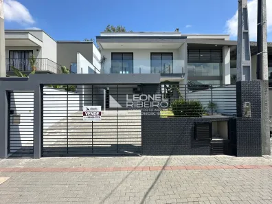Sobrado com 3 Quartos à venda, 175m² no Quintino, Timbó