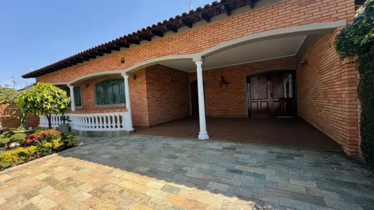 Casa com 3 Quartos à venda, 309m² no Centro, Araraquara