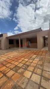 Casa com 3 Quartos para alugar, 310m² no Nova Betânia, Mossoró