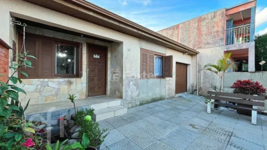 Casa com 4 Quartos à venda, 171m² no Vila Nova, Porto Alegre