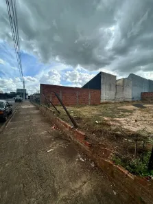 Lote/Terreno à venda, 300m² no Umuarama, Araçatuba