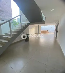 Casa com 3 Quartos à venda, 380m² no Jardim Karaíba, Uberlândia