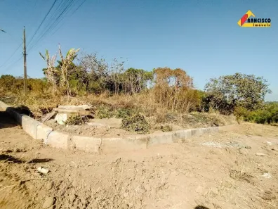 Lote/Terreno à venda, 300m² no Santos Dumont, Divinópolis