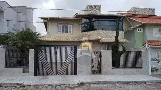 Casa com 4 Quartos à venda, 241m² no Carianos, Florianópolis