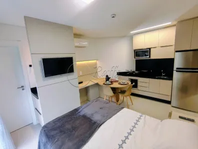 Apartamento com 1 Quarto para alugar, 25m² no Carvoeira, Florianópolis