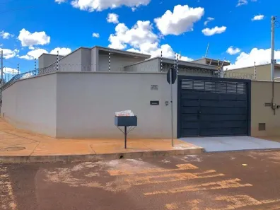 Casa com 3 Quartos para alugar, 75m² no Residencial Solar dos Ataídes 2ª Etapa, Rio Verde