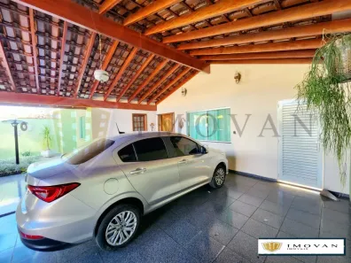 Casa com 3 Quartos à venda, 232m² no Jardim Alvorada, Mococa