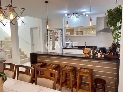Sobrado com 3 Quartos à venda, 130m² no Uberaba, Curitiba
