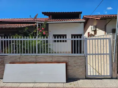 Casa com 1 Quarto para alugar, 38m² no Carianos, Florianópolis