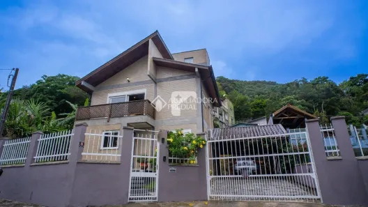 Casa com 2 Quartos à venda, 160m² no Sambaqui, Florianópolis