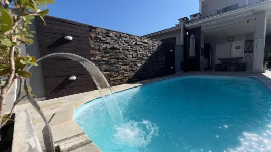 Sobrado com 3 Quartos à venda, 141m² no Floresta, Joinville