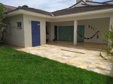 Casa com 4 Quartos à venda, 291m² no Segismundo Pereira, Uberlândia