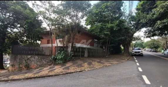 Imóvel Comercial com 4 Quartos para alugar, 530m² no Nova Campinas, Campinas