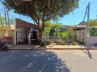 Casa com 2 Quartos à venda, 152m² no Jardim Universitário, Cuiabá