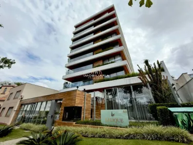 Apartamento com 3 Quartos para alugar, 153m² no Água Verde, Curitiba
