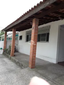 Casa com 3 Quartos à venda, 157m² no Juscelino Kubitschek, Santa Maria