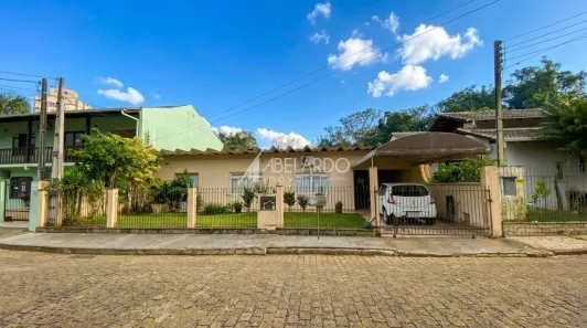 Casa com 3 Quartos à venda, 218m² no Água Verde, Blumenau
