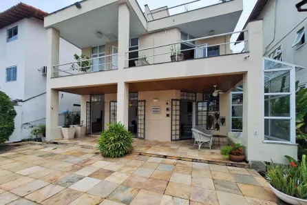 Casa de Condomínio com 4 Quartos à venda, 250m² no Badu, Niterói