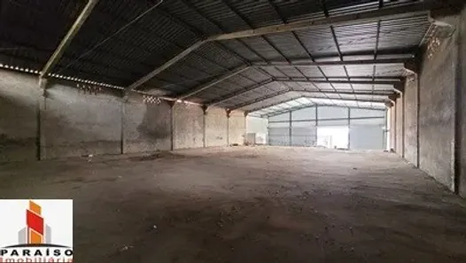 Galpão/Depósito/Armazém à venda, 800m² no Nossa Senhora das Graças, Uberlândia