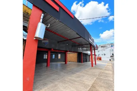 Prédio Comercial à venda, 675m² no Cajazeiras X, Salvador