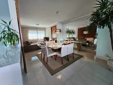 Casa com 4 Quartos à venda, 250m² no Jardim Inconfidência, Uberlândia
