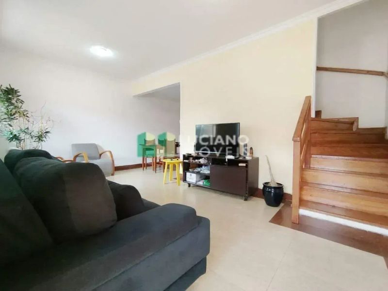 Casa com 3 quartos — Santa Amélia, Belo Horizonte