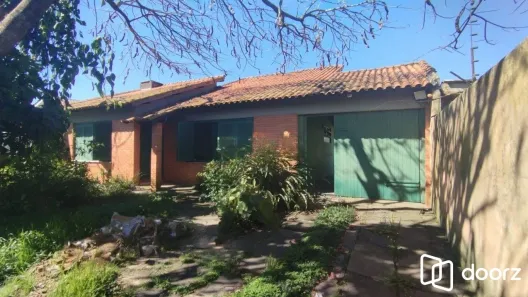 Casa com 3 Quartos à venda, 257m² no Guarujá, Porto Alegre