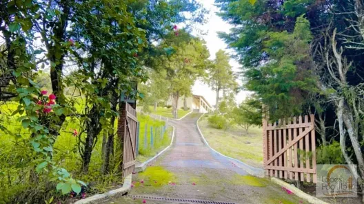Fazenda/Sítio com 3 Quartos à venda, 300m² no Iara, Atibaia