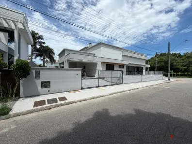 Casa com 3 Quartos para venda ou aluguel, 225m² no Pedra Branca, Palhoça